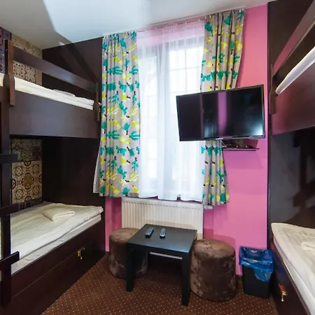 World - Old Town Hostel *